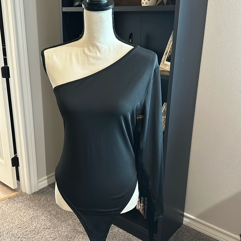 Black one sleeve w/fringe bodysuit